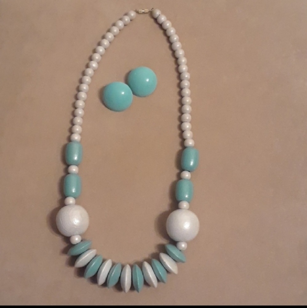 Wooden Necklace & Earrings Set